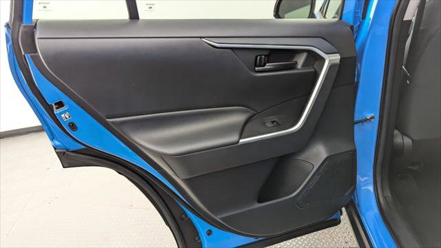 Used 2019 Toyota RAV4 LE image 16