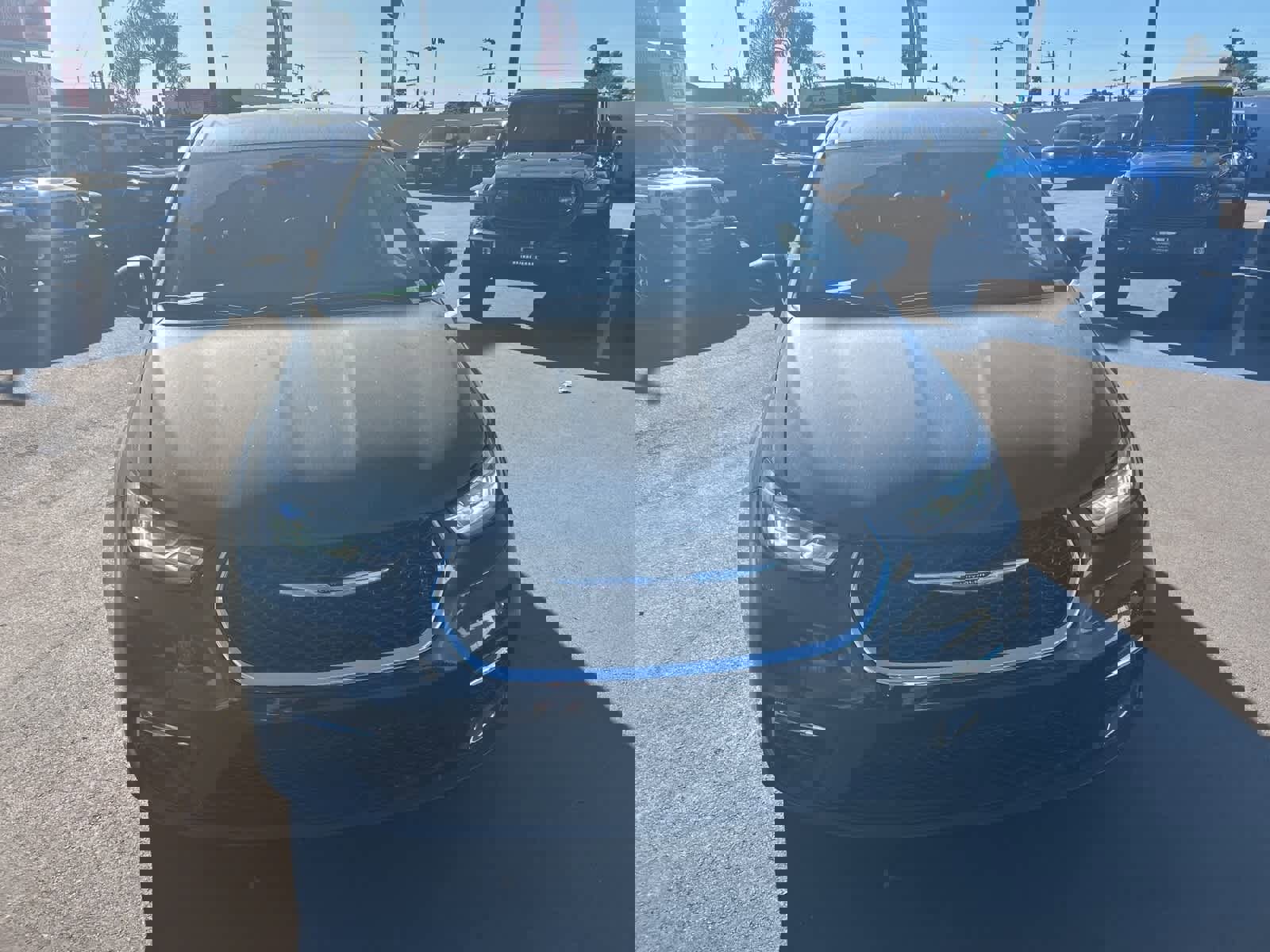 Used 2024 Chrysler Pacifica Touring-L image 9