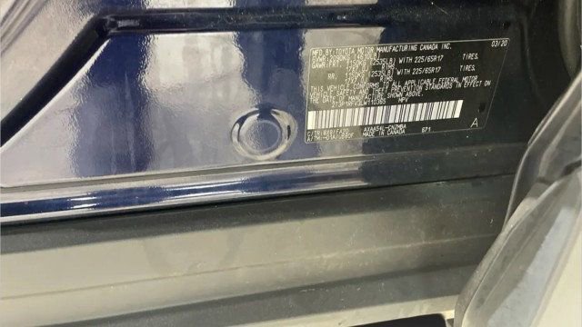 Used 2020 Toyota RAV4 XLE w/ Convenience Package image 19