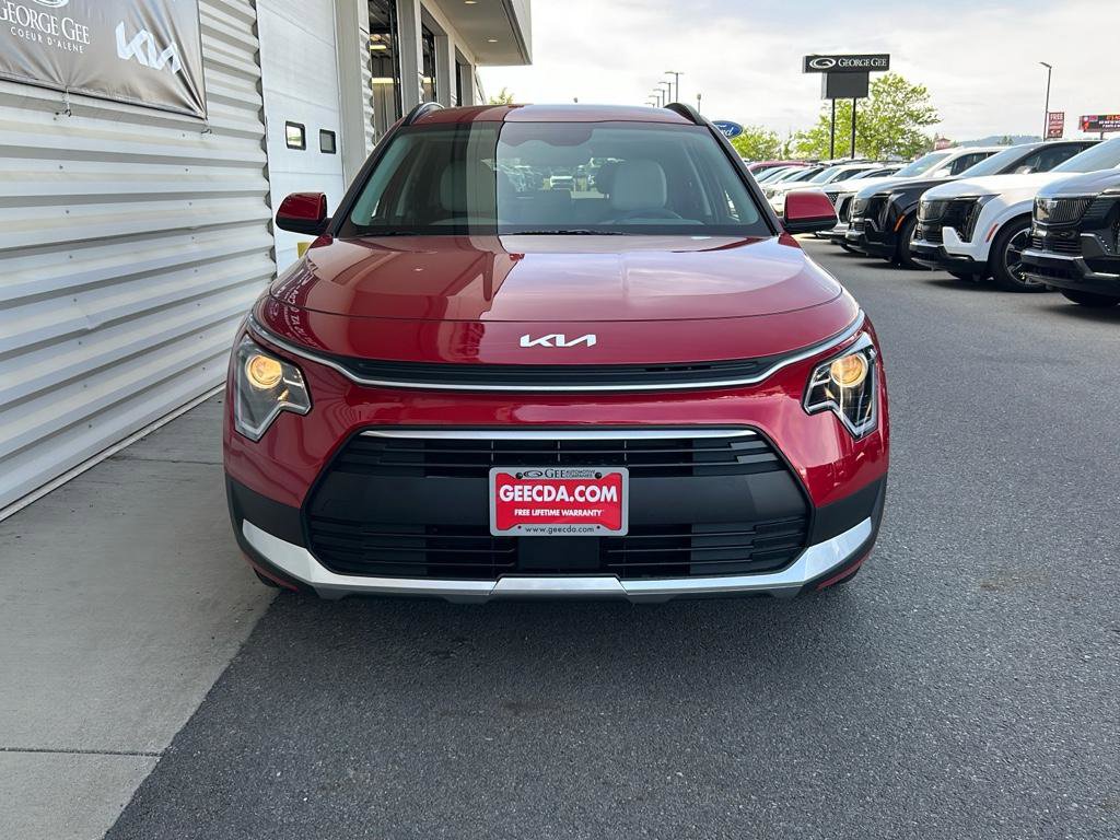 New 2025 Kia Niro EX image 2