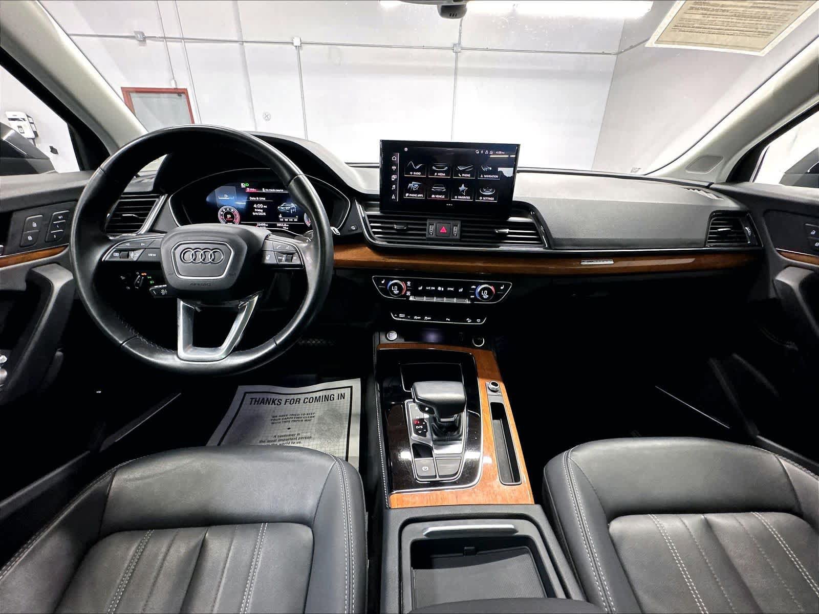 Used 2022 Audi Q5 2.0T Premium Plus w/ Premium Plus Package AWD/4WD image 16