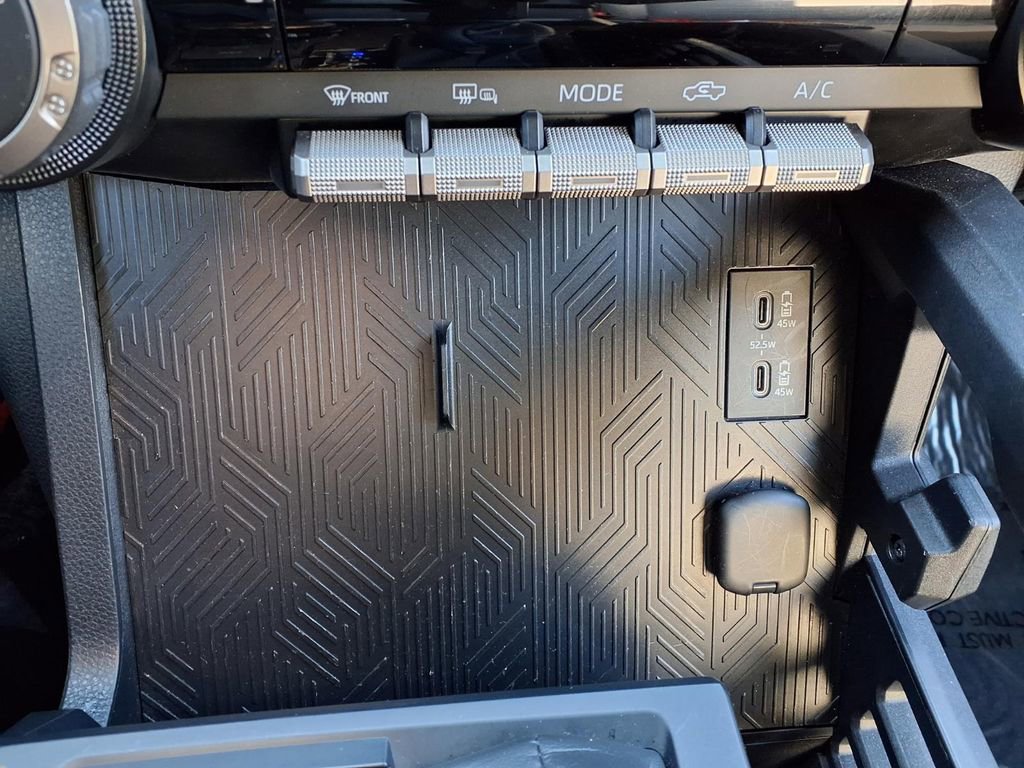 Used 2025 Toyota Tacoma SR5 image 10