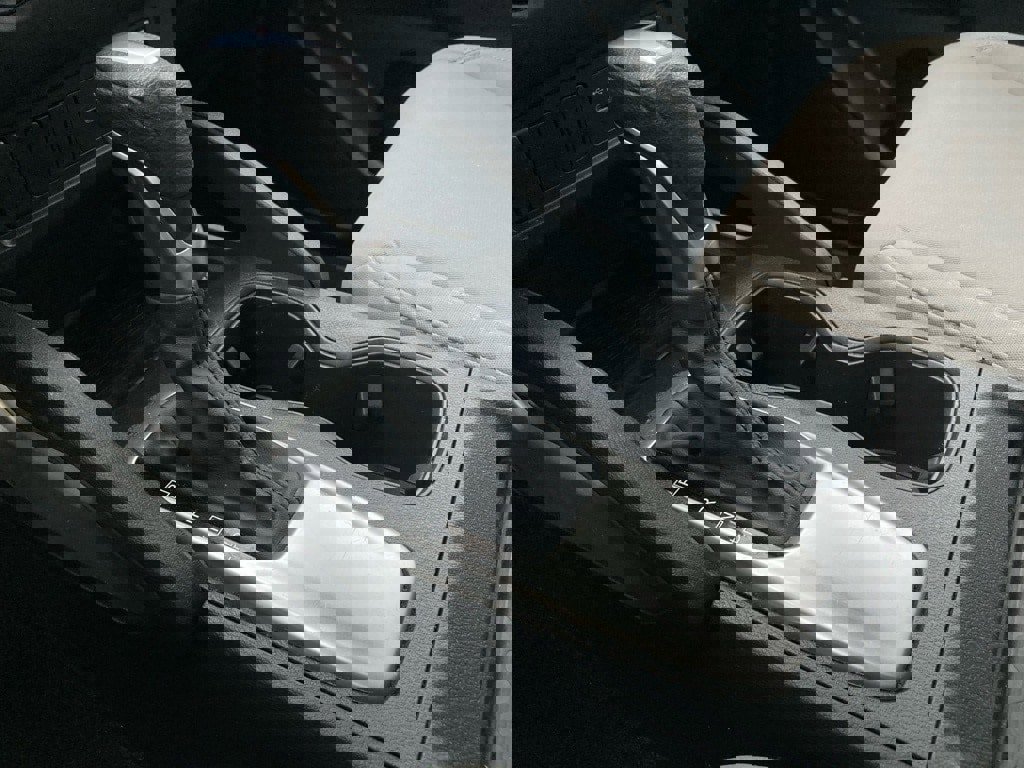 Used 2024 Nissan Frontier SV image 23