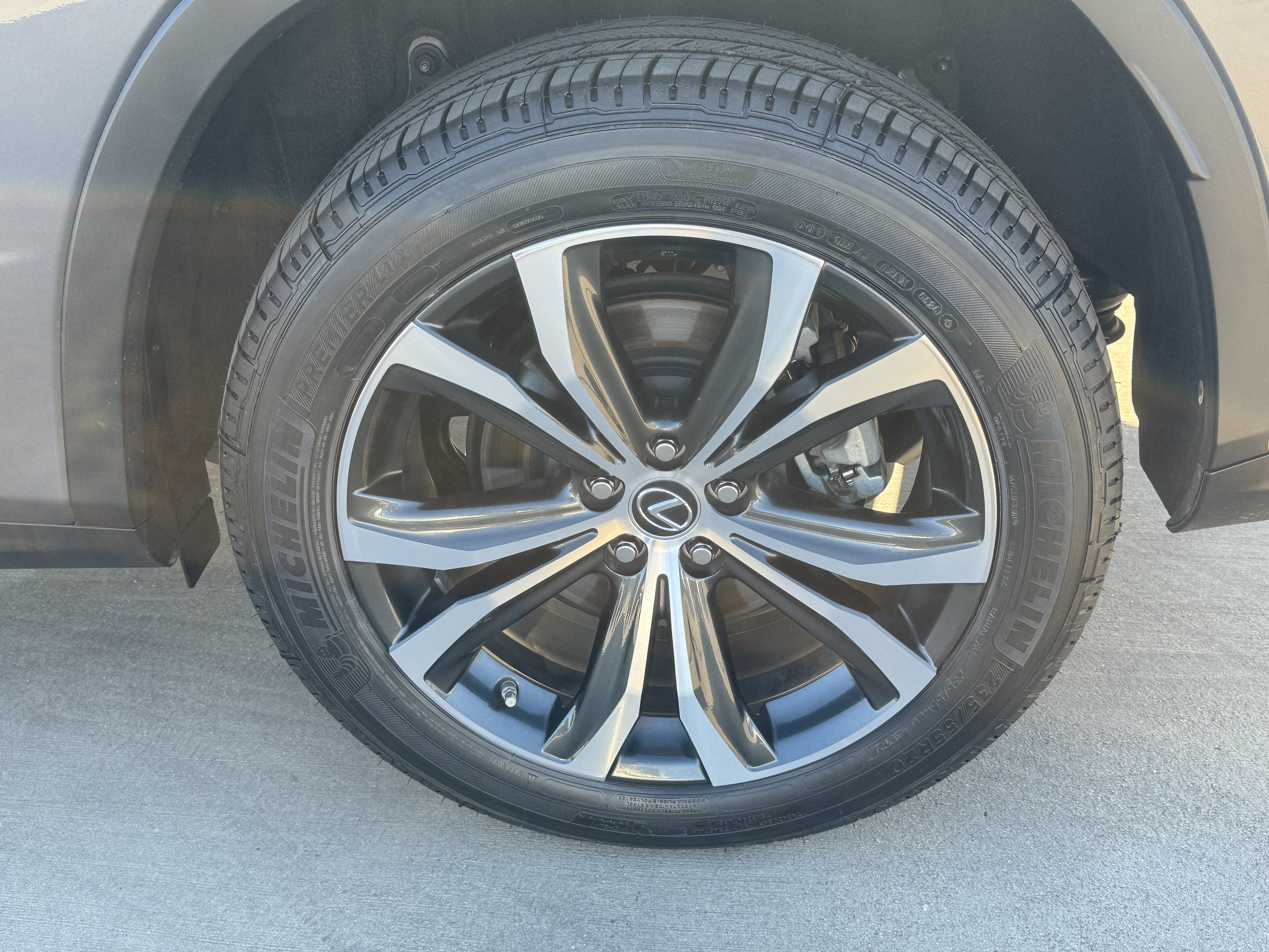 Certified 2022 Lexus RX 450h AWD w/ Premium Package image 18