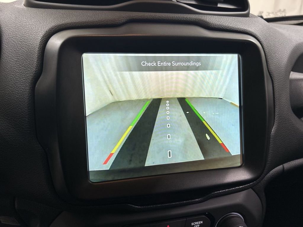 Certified 2022 Jeep Renegade Latitude w/ Convenience Group image 15