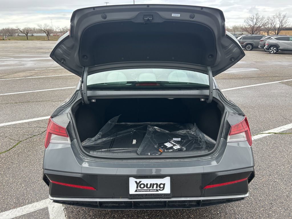 New 2026 Hyundai Elantra Limited image 23