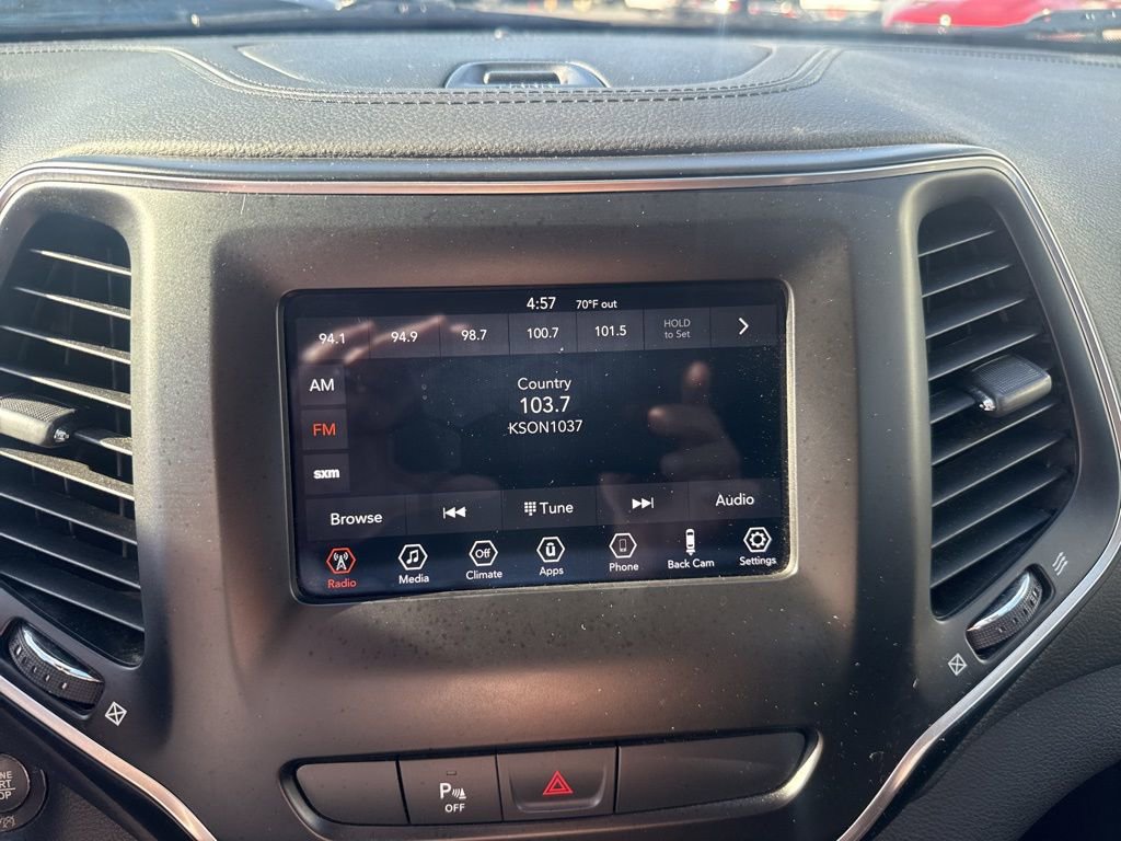 Used 2019 Jeep Cherokee Latitude Plus image 19
