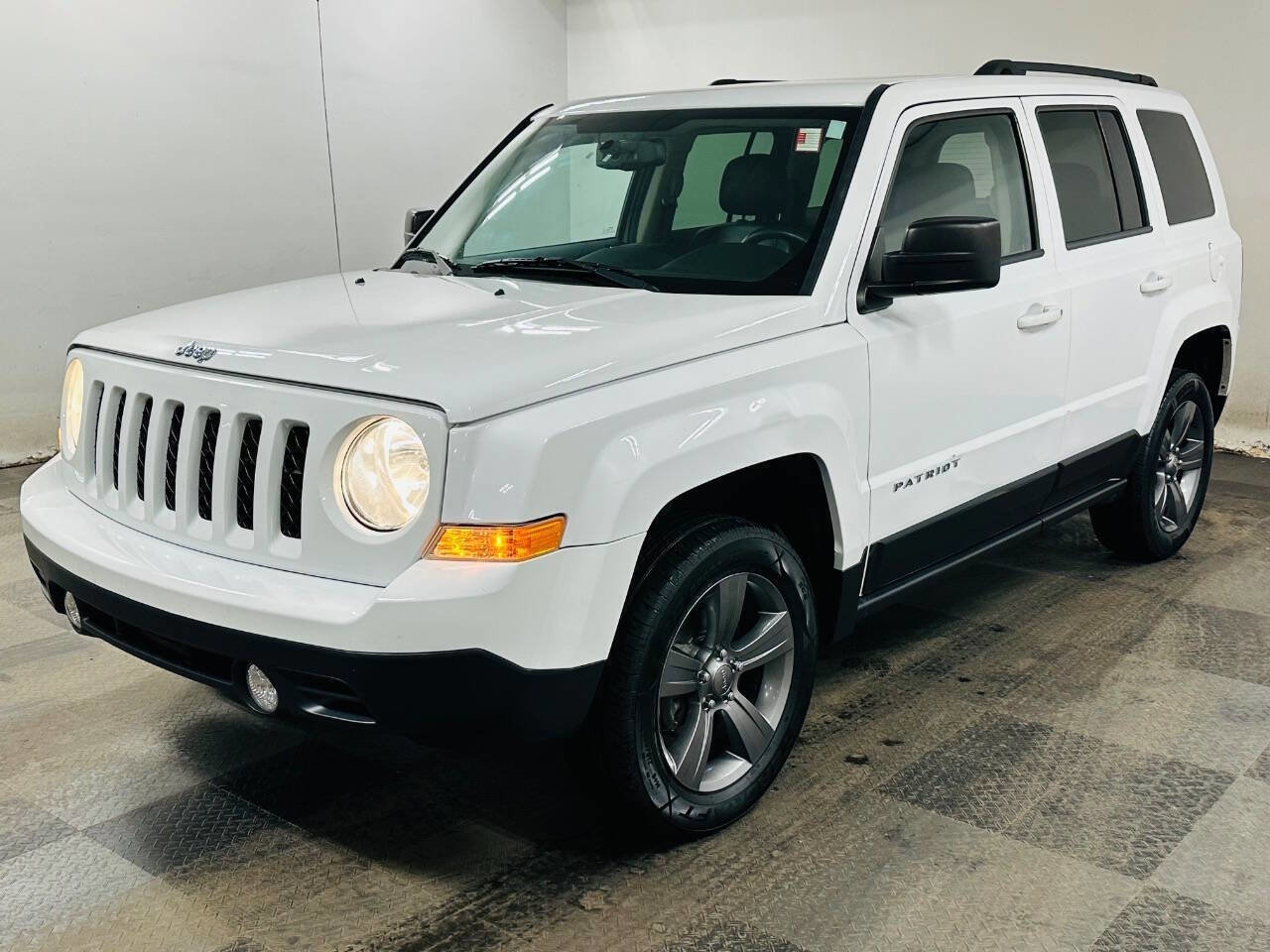 Used 2015 Jeep Patriot High Altitude FWD image 3