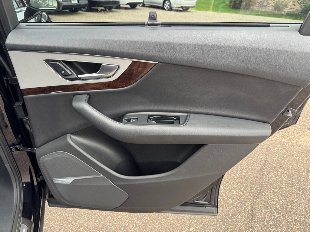 Used 2019 Audi Q7 2.0T Premium Plus w/ Premium Plus Package AWD/4WD image 30