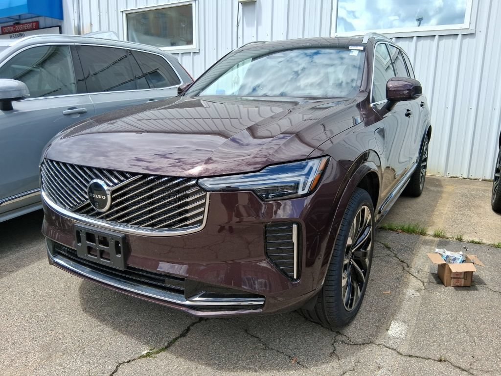 New 2026 Volvo XC90 T8 Ultra w/ Protection Package Premier AWD/4WD image 3