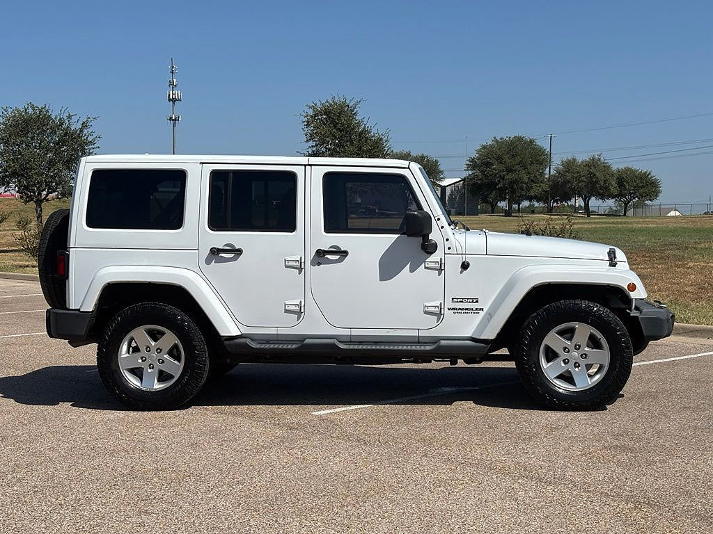 Used 2014 Jeep Wrangler Unlimited Sport w/ Quick Order Package 24S AWD/4WD image 4