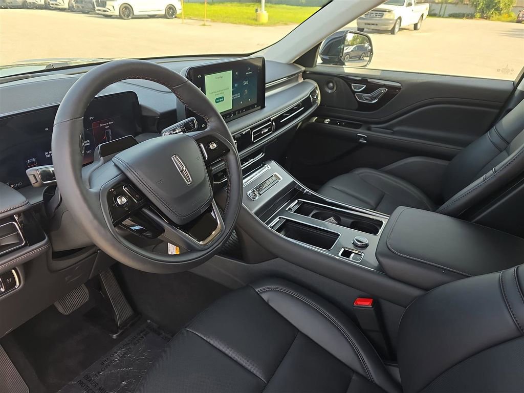 New 2025 Lincoln Aviator 2WD w/ Equipment Group 101A image 16