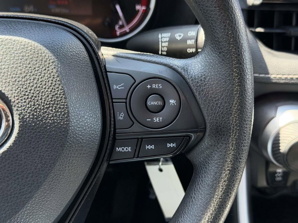 Used 2024 Toyota RAV4 LE image 9