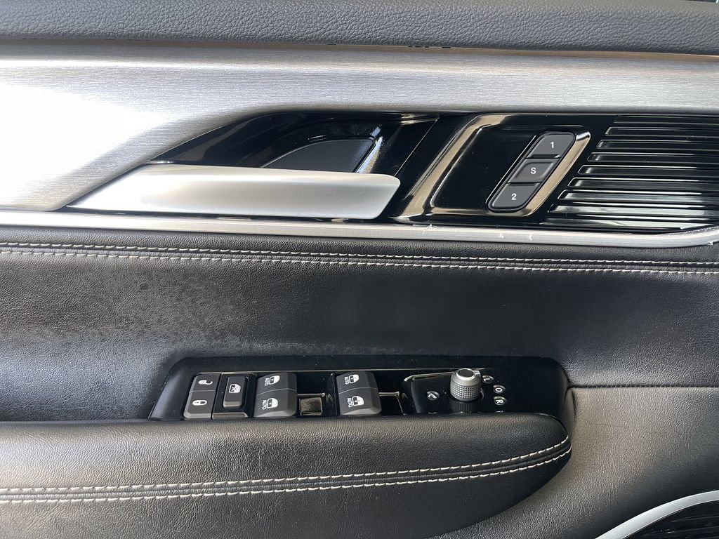New 2026 Jeep Grand Wagoneer Limited AWD/4WD image 10