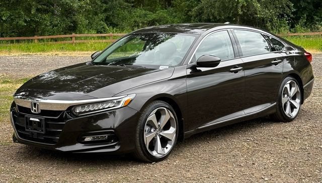Used 2018 Honda Accord Touring image 4