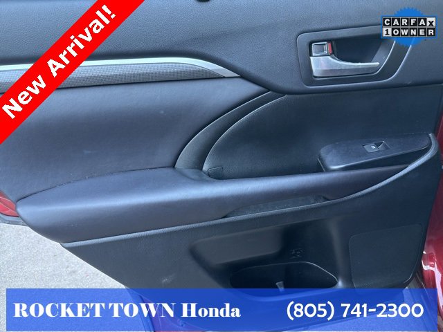 Used 2017 Toyota Highlander SE image 14