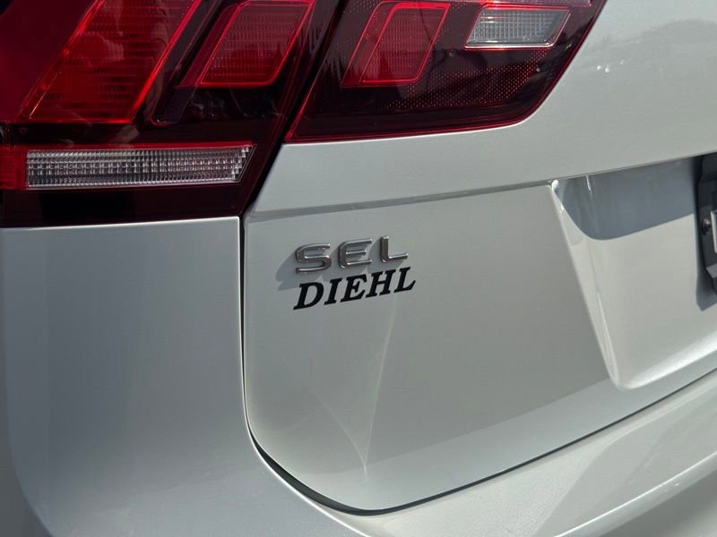 Used 2023 Volkswagen Tiguan SEL R-Line image 38