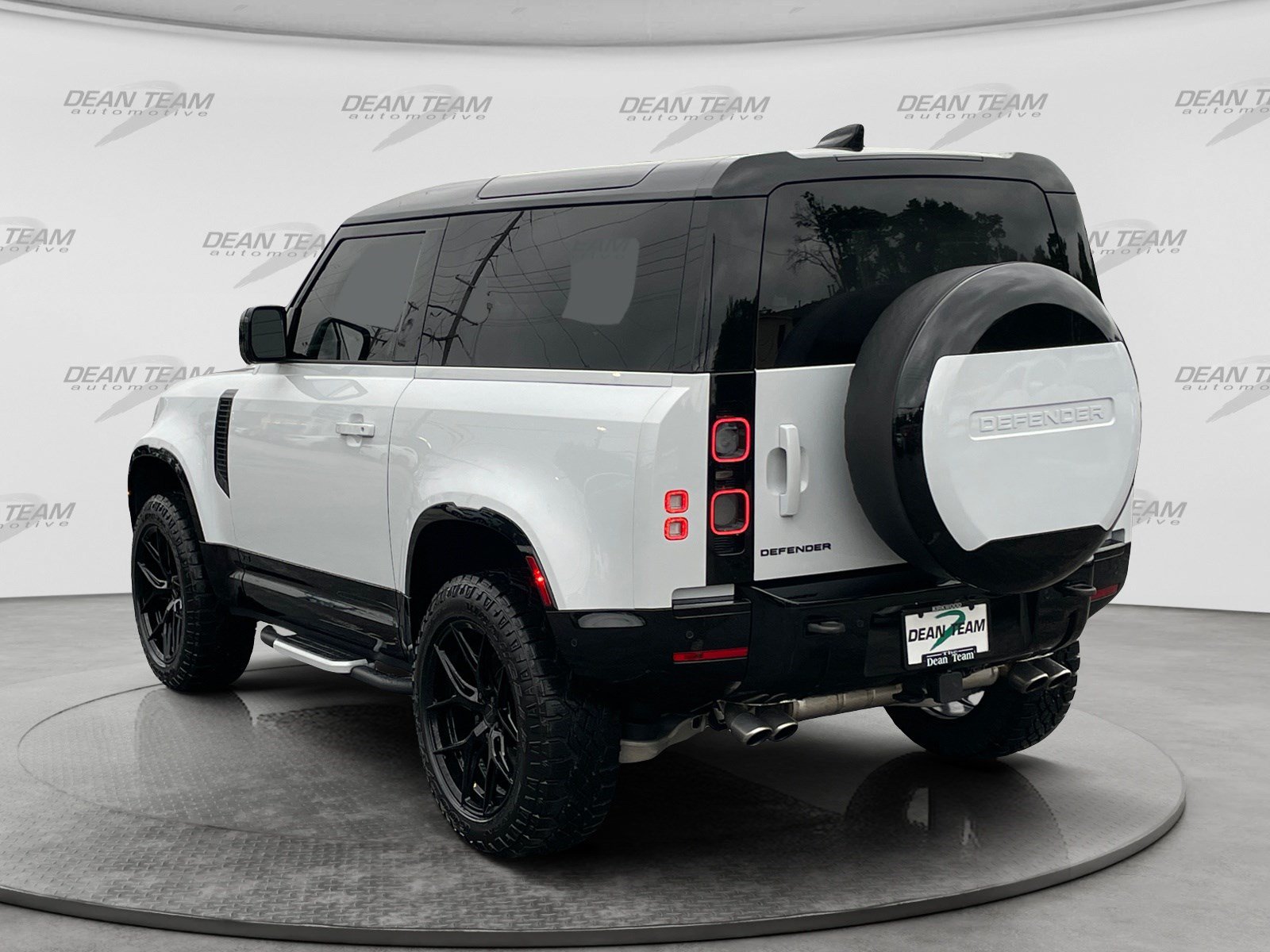 Used 2023 Land Rover Defender 90 V8 AWD/4WD image 6