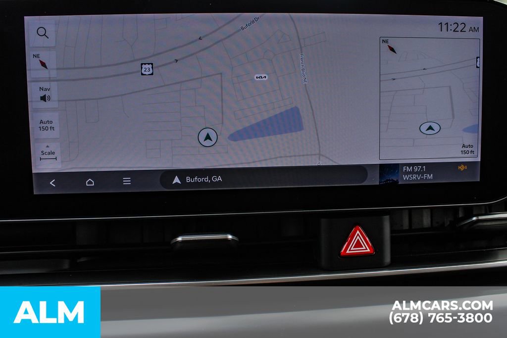 Used 2025 Kia Carnival FWD image 35