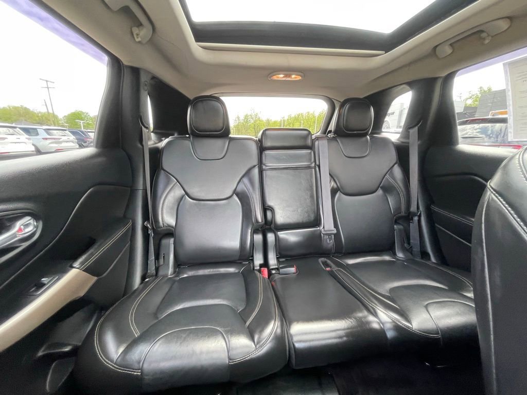 Certified 2018 Jeep Cherokee Limited w/ Trailer Tow Group AWD/4WD image 15