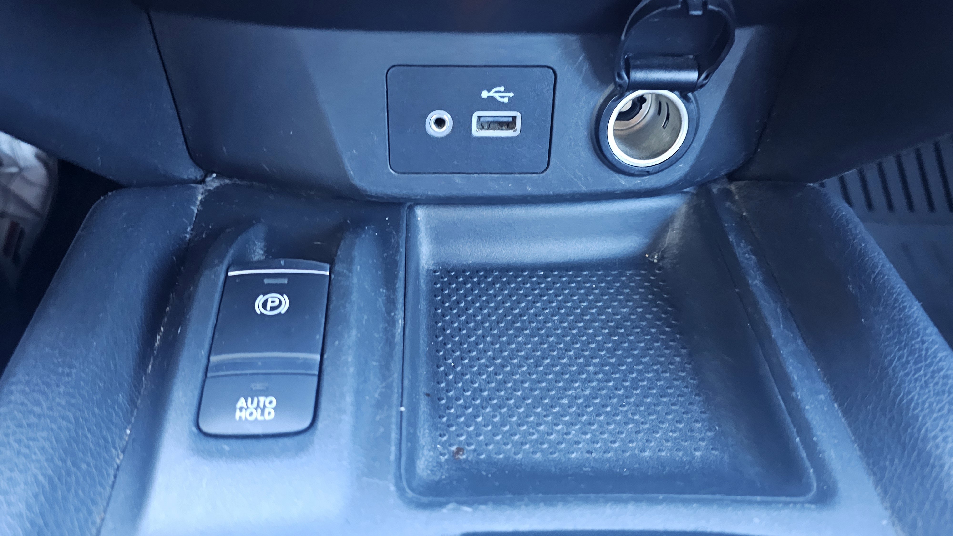 Used 2020 Nissan Rogue SV w/ Premium Package image 18