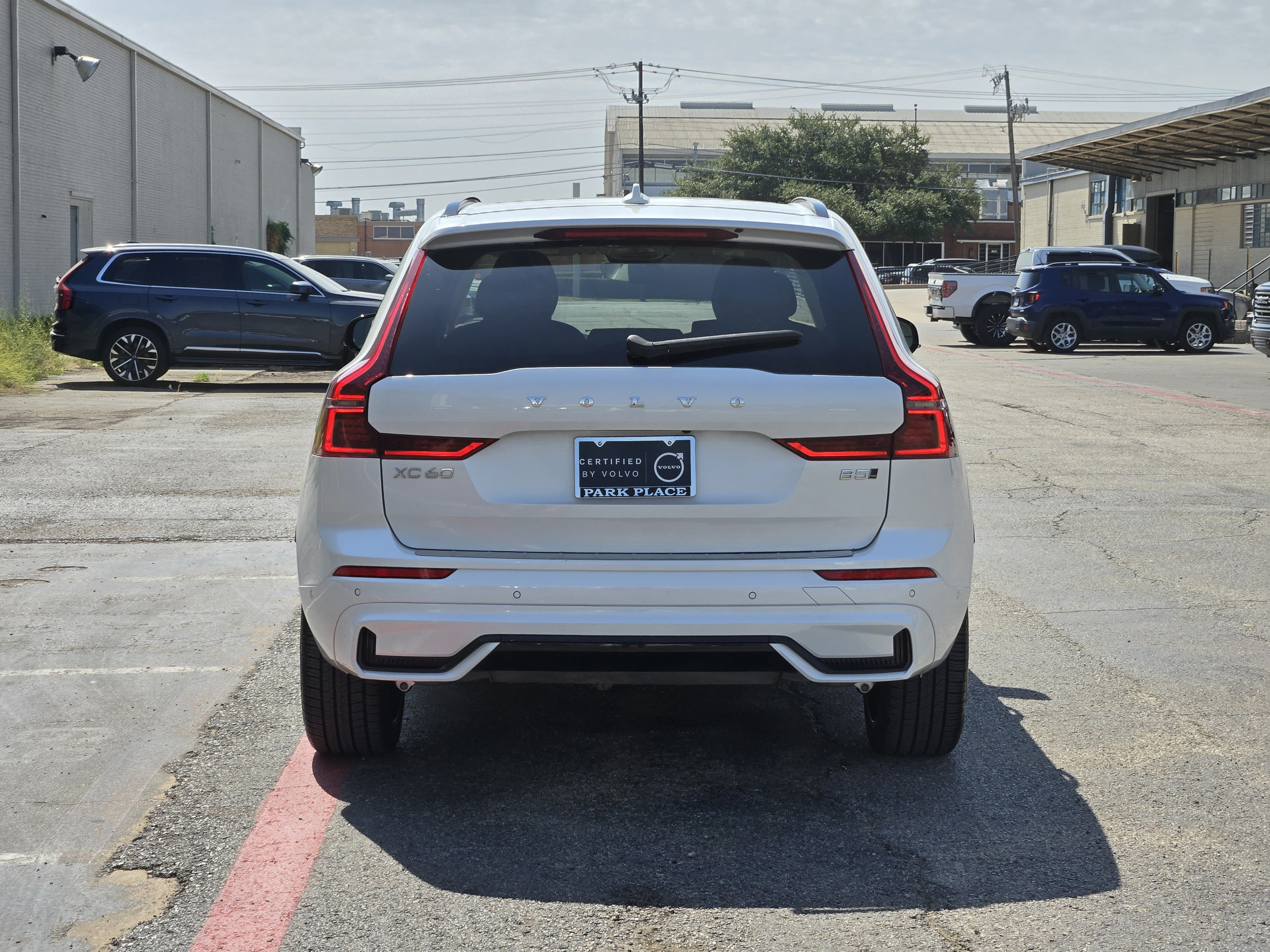 Certified 2026 Volvo XC60 B5 Ultra AWD/4WD image 8