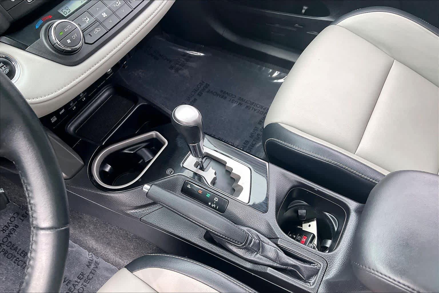 Used 2016 Toyota RAV4 Limited AWD/4WD image 31