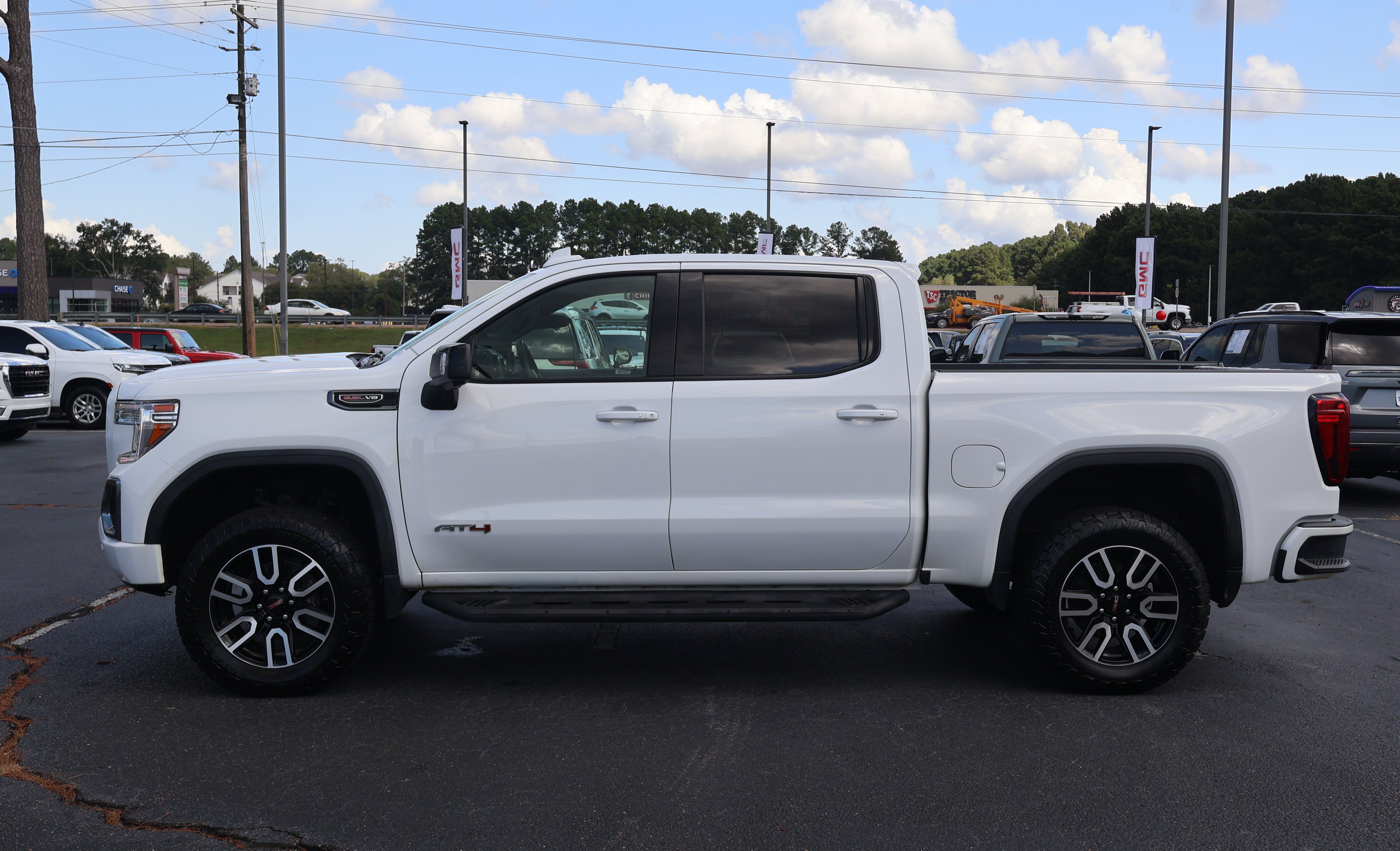 Used 2021 GMC Sierra 1500 AT4 w/ AT4 Value Package AWD/4WD image 1