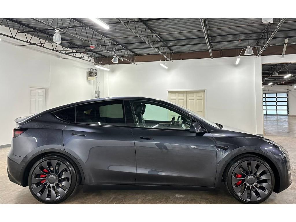 Used 2025 Tesla Model Y Performance AWD/4WD image 9