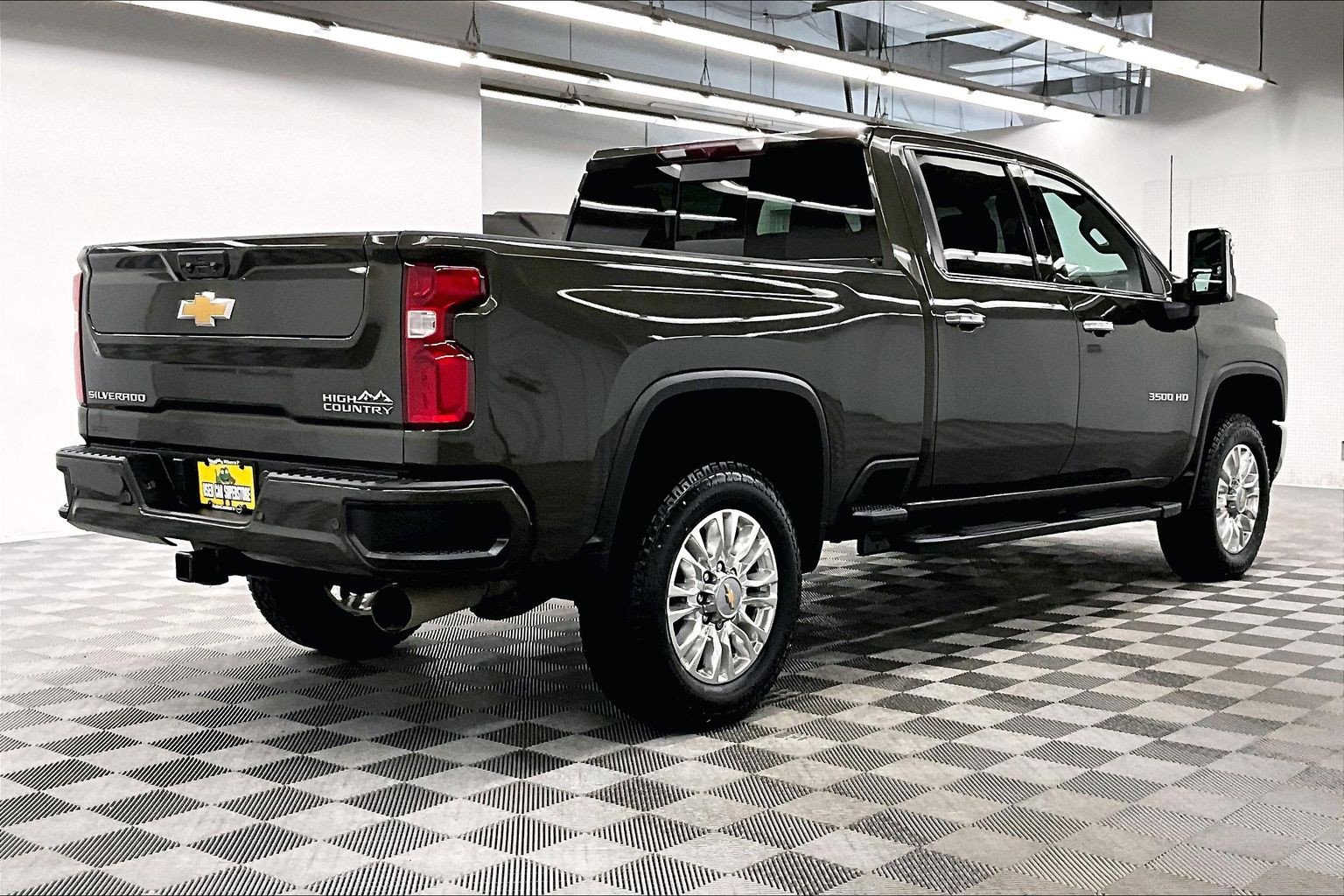Used 2022 Chevrolet Silverado 3500 High Country w/ Safety Package II AWD/4WD image 13