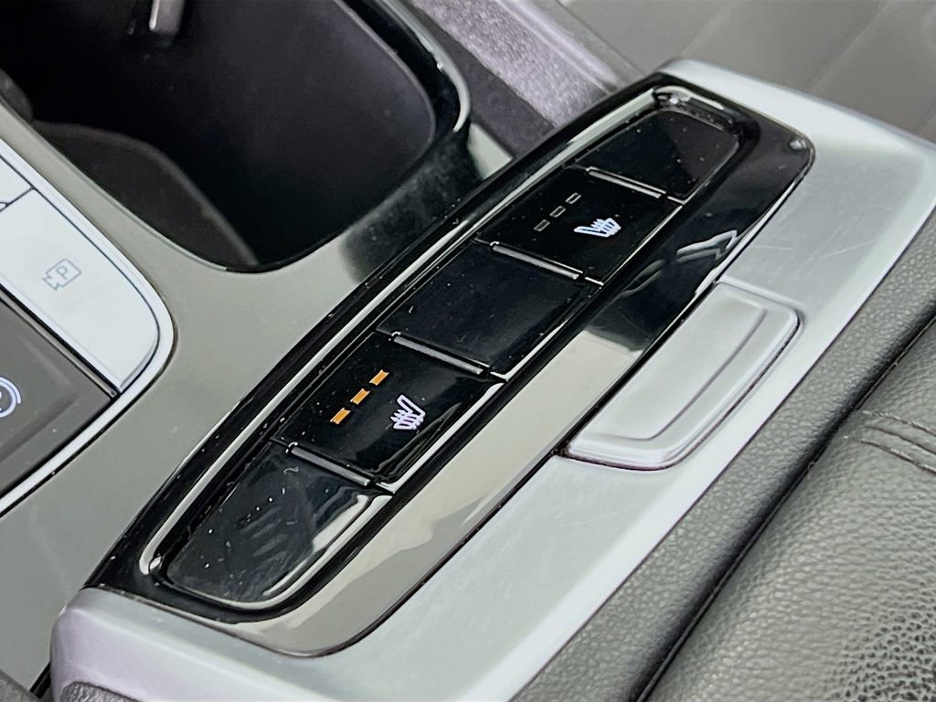 Certified 2022 Hyundai Santa Cruz SEL w/ Activity Package image 20