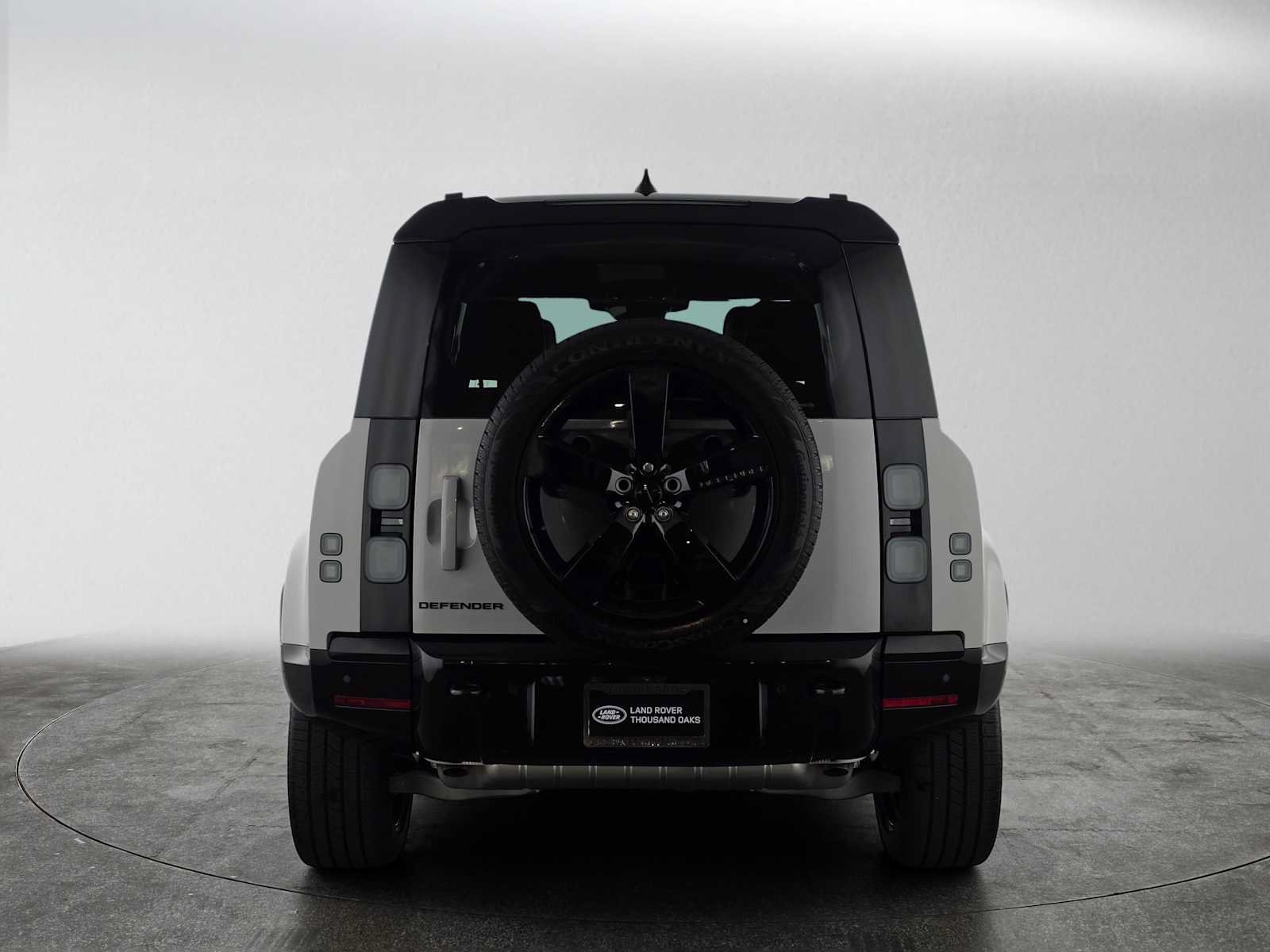 New 2026 Land Rover Defender 110 X-Dynamic SE AWD/4WD image 4