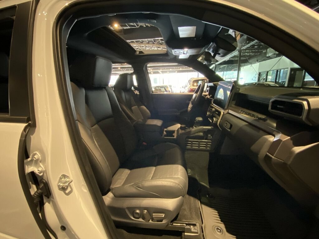 Used 2025 Toyota Tacoma TRD Sport w/ TRD Sport Premium Package AWD/4WD image 34