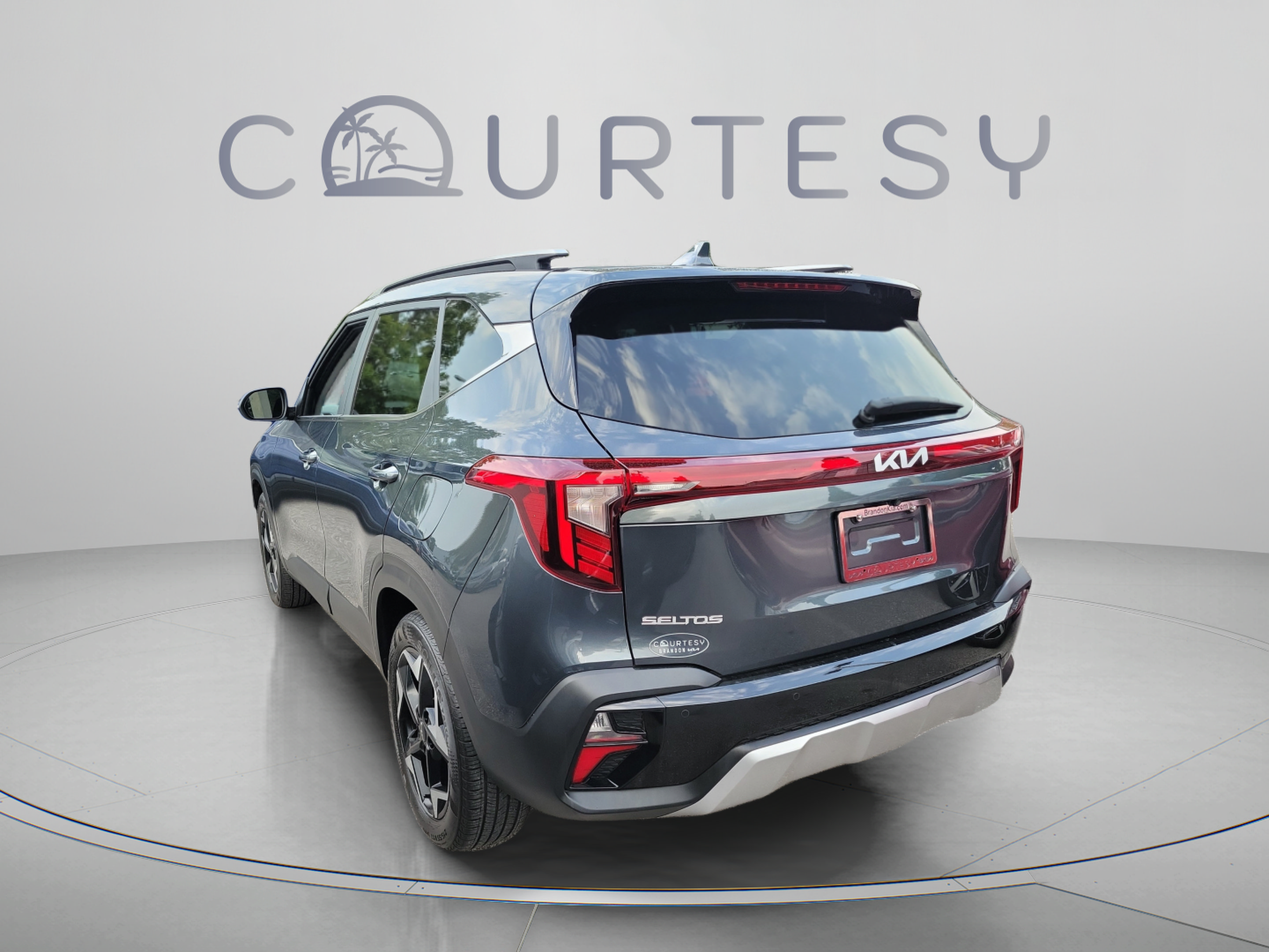 Certified 2025 Kia Seltos EX w/ EX Sunroof Package FWD image 2