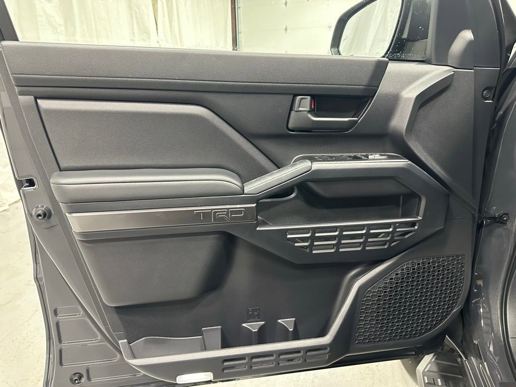 Used 2025 Toyota 4Runner TRD Off-Road image 8