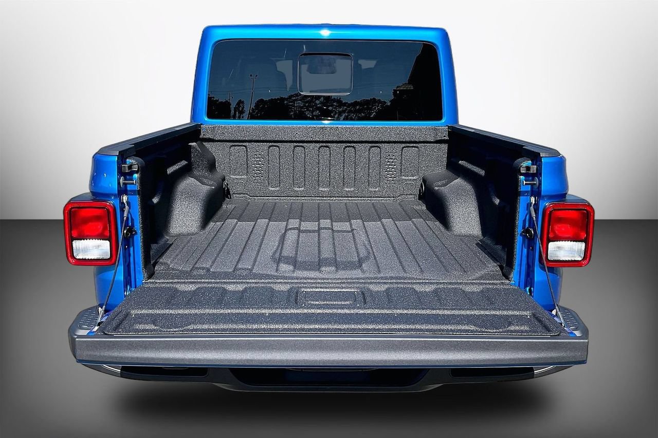 New 2026 Jeep Gladiator Sport AWD/4WD image 21