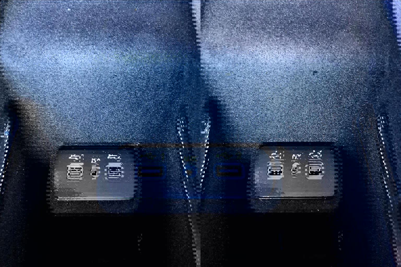 Used 2017 Chrysler 300 C image 36