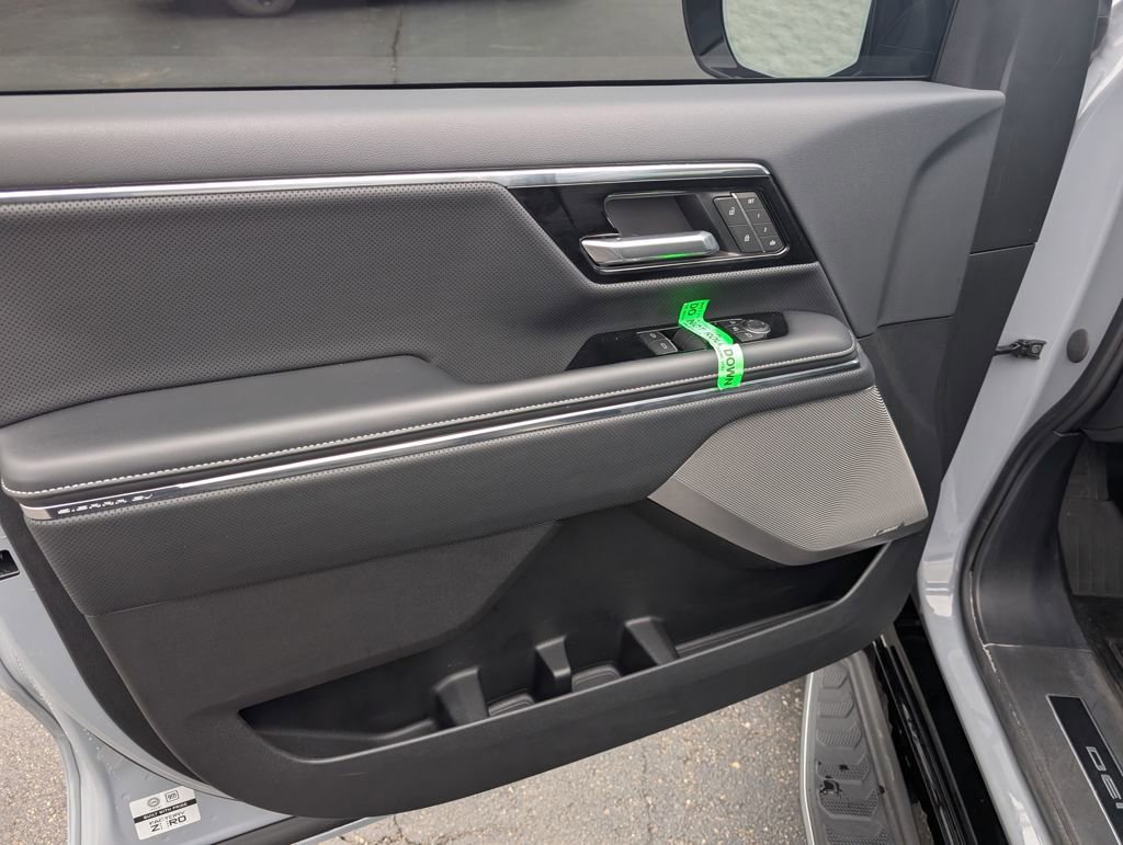 Used 2025 GMC Sierra EV Denali image 14