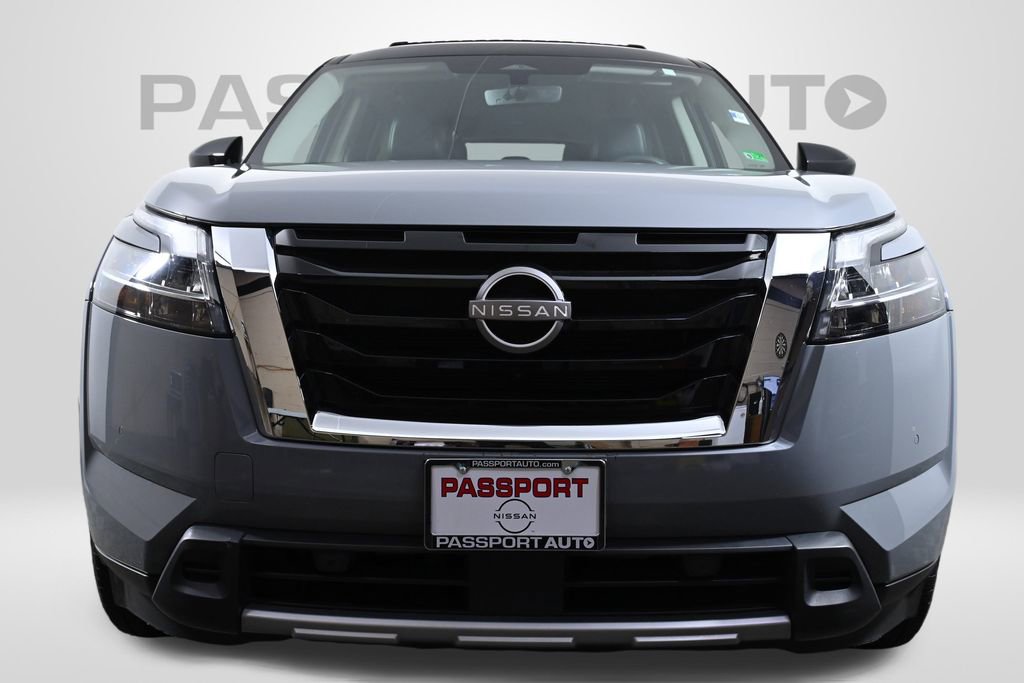 Certified 2024 Nissan Pathfinder SL image 2