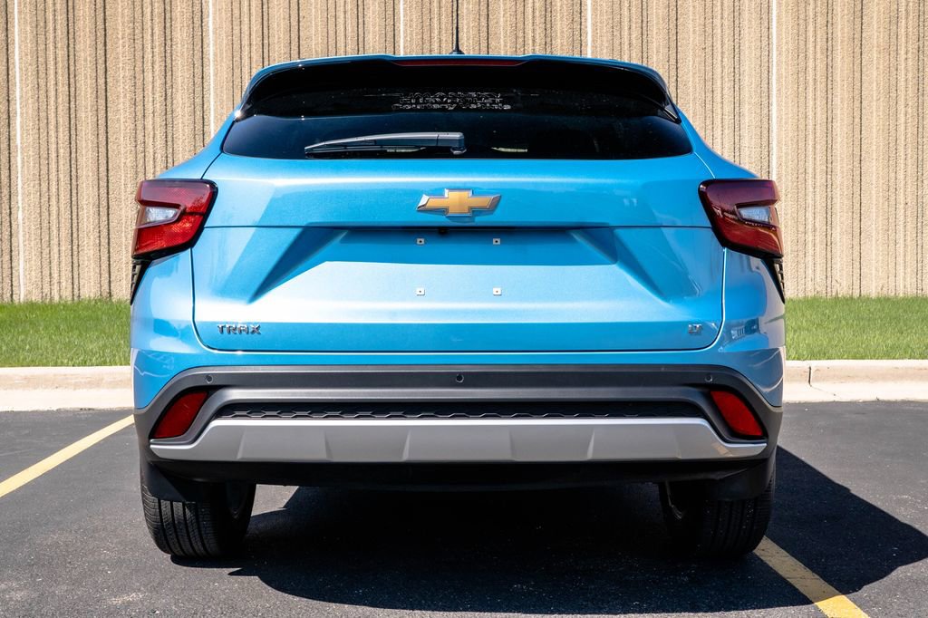 Used 2025 Chevrolet Trax LT w/ Driver Confidence Package image 8