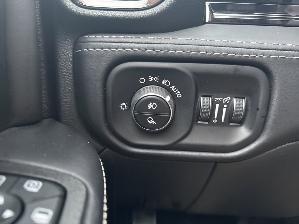 Used 2026 RAM 2500 Limited image 33