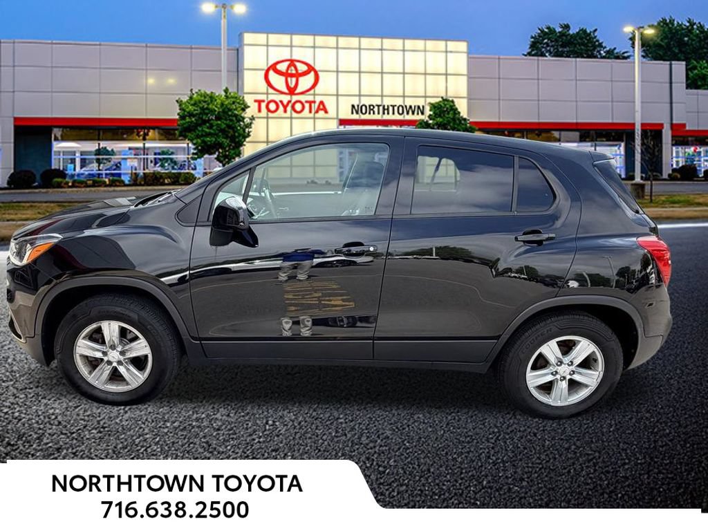 Used 2020 Chevrolet Trax LS w/ Tint and Cruise Package FWD image 4