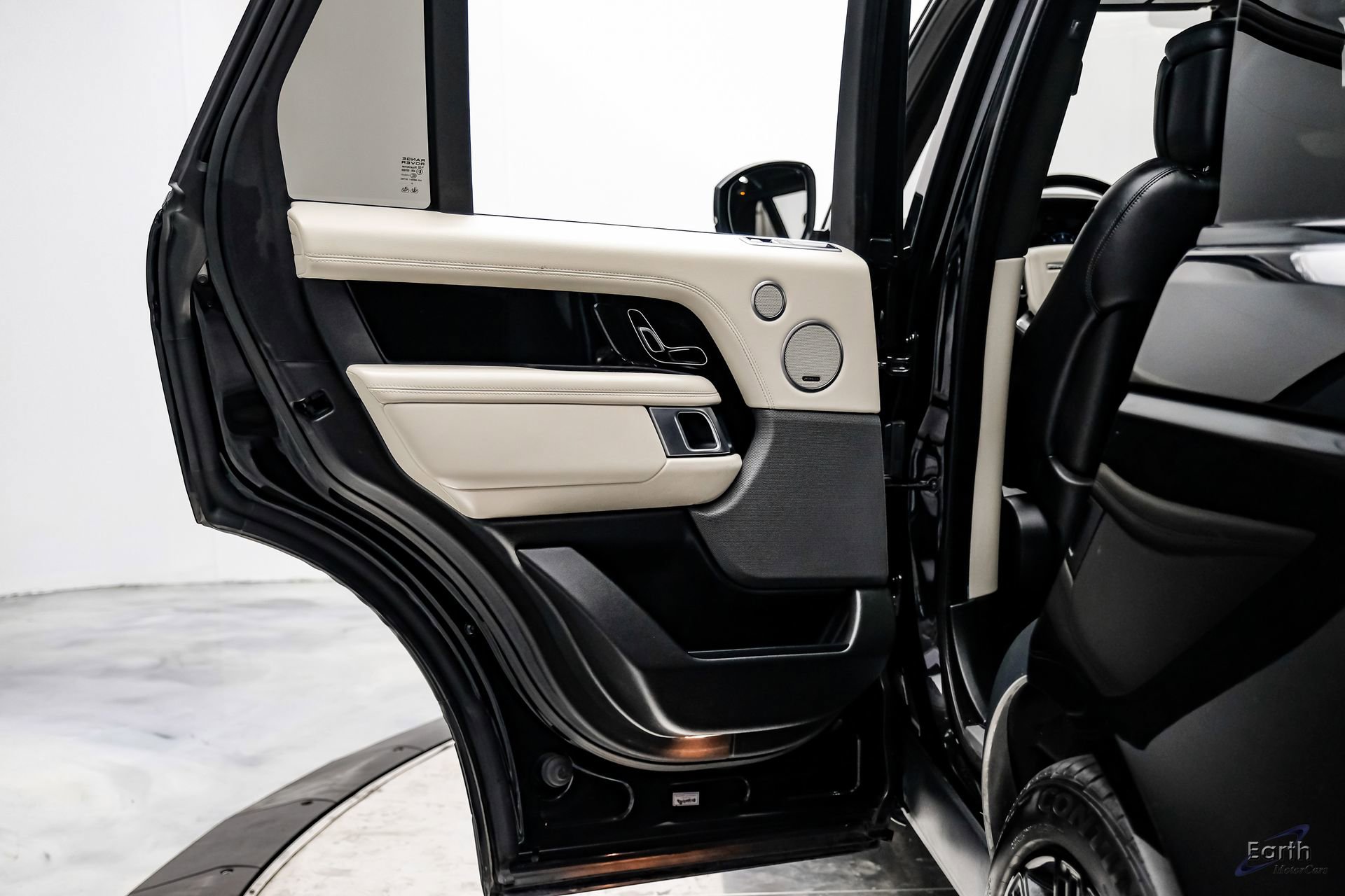 Used 2022 Land Rover Range Rover Westminster Edition image 93