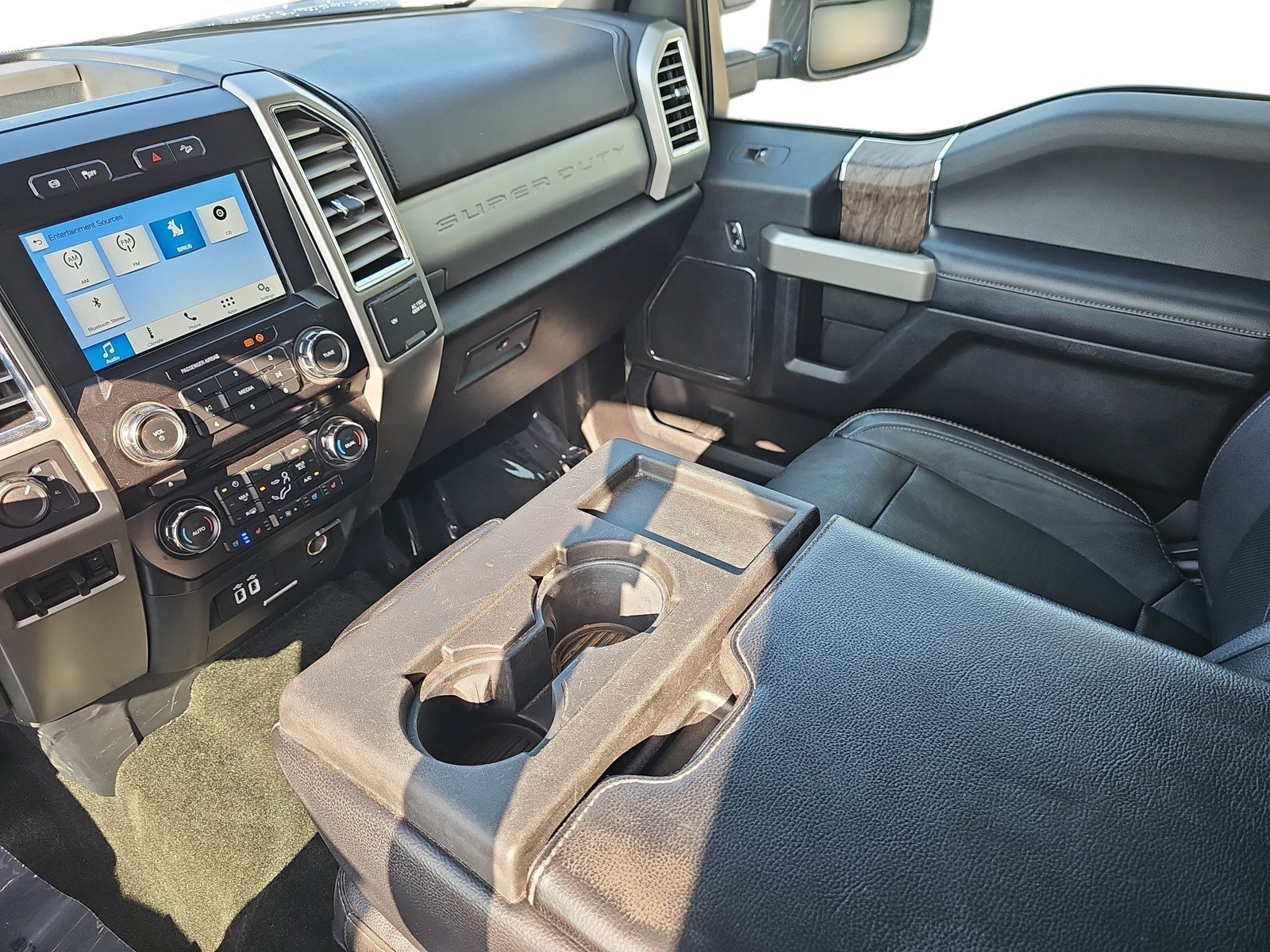 Used 2017 Ford F250 Lariat w/ Lariat Value Package AWD/4WD image 21