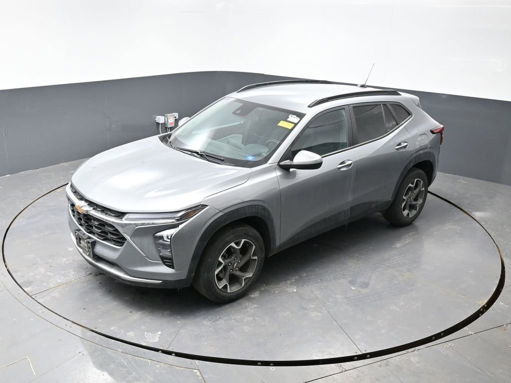 Used 2024 Chevrolet Trax LT w/ Driver Confidence Package image 14