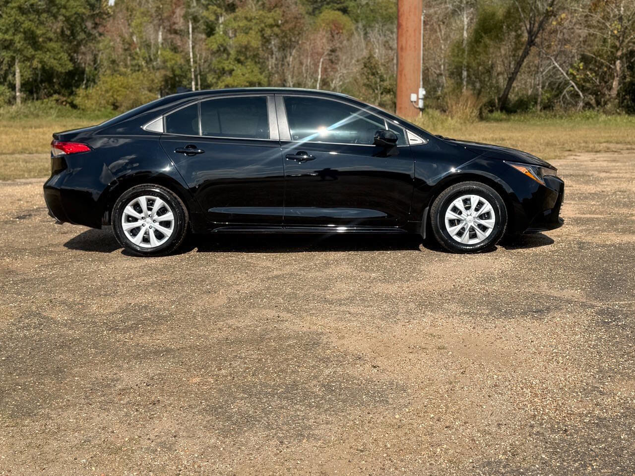 Used 2025 Toyota Corolla LE image 6