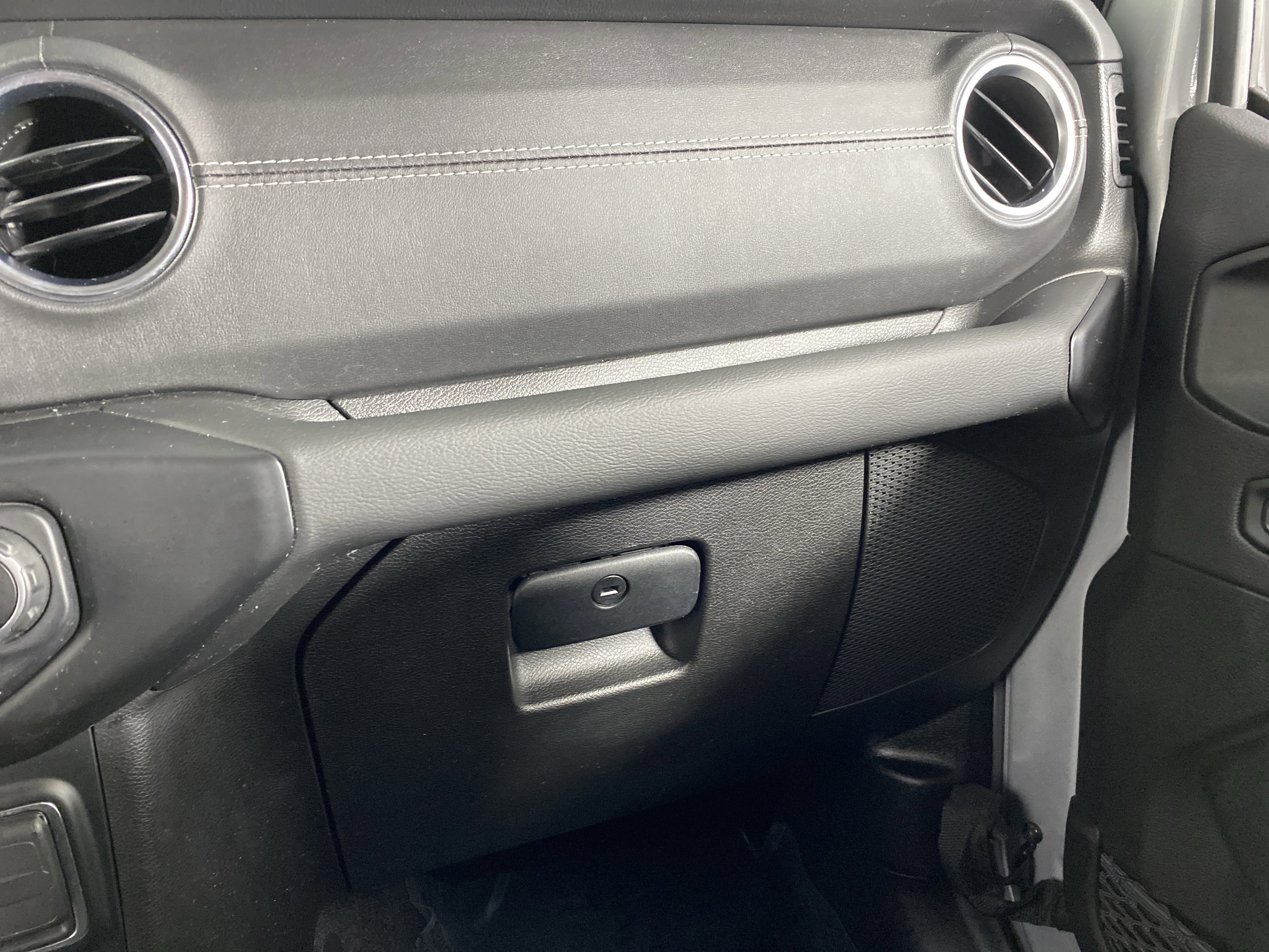 Used 2023 Jeep Wrangler Sahara w/ Cold Weather Group image 34