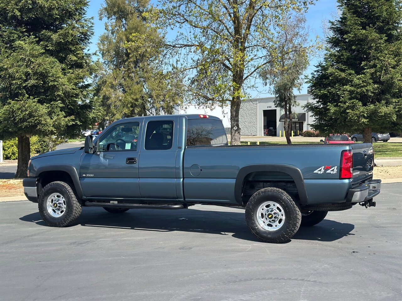 Used 2006 Chevrolet Silverado 3500 LT w/ Skid Plate Package AWD/4WD image 63