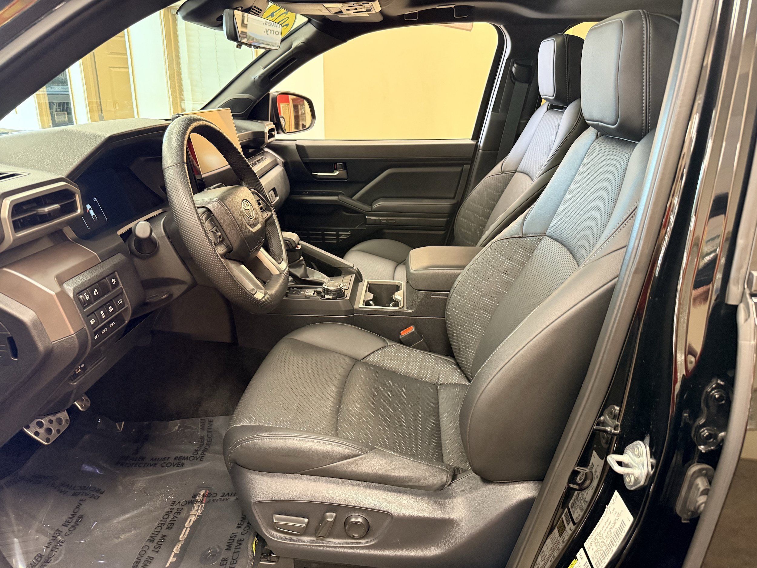 Used 2024 Toyota Tacoma TRD Sport w/ TRD Sport Premium Package AWD/4WD image 5
