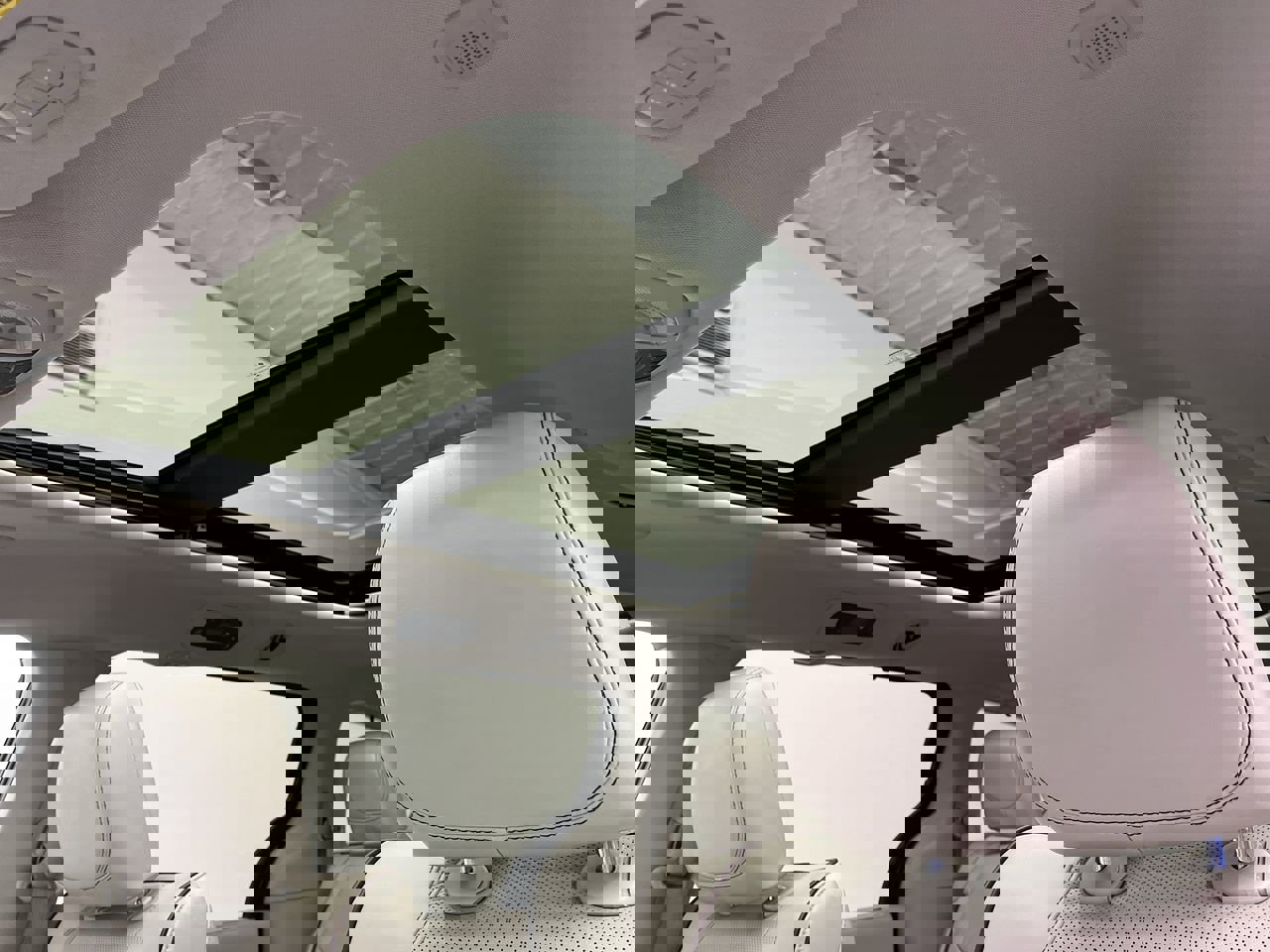 Used 2020 Chrysler Pacifica Limited image 7